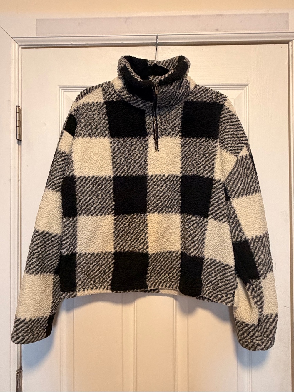 Harper Heritage Fluffy Quarter-Zip Turtleneck Sweater - Black & Cream